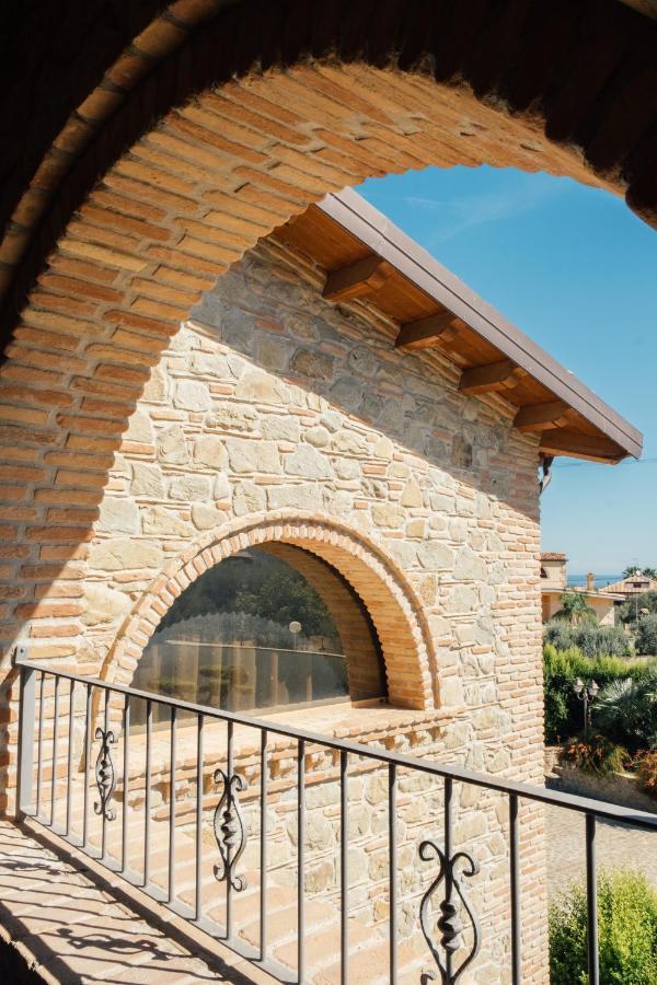 Tenuta Un Posto al Sole B&B Luxury Rossano Stazione Esterno foto