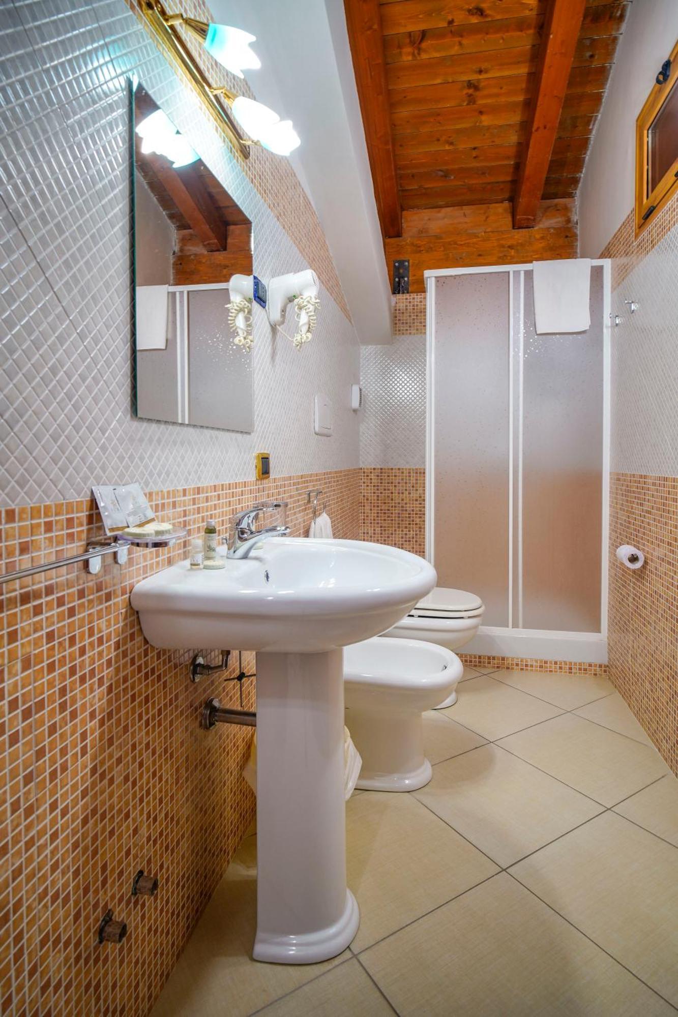 Tenuta Un Posto al Sole B&B Luxury Rossano Stazione Esterno foto